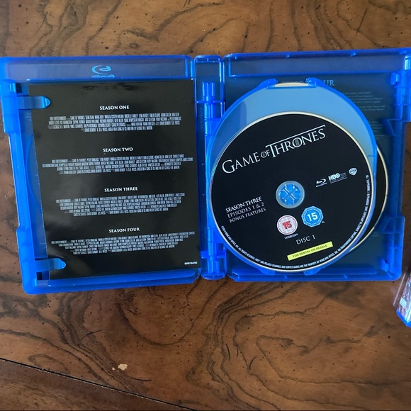 Game of Thrones DVDs, seasons 1 through 5, all are blu ray - Picture 8 of 9